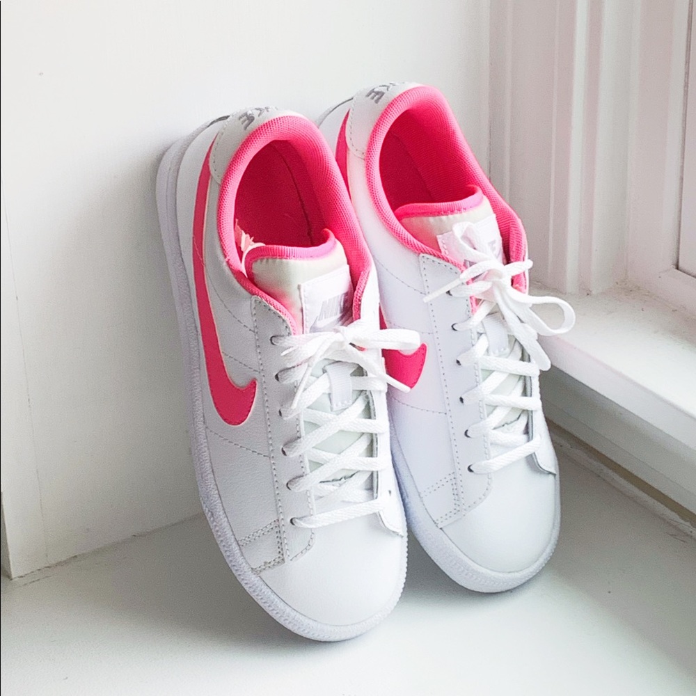 NIB Nike Classic Court Tennis Leather Sneaker